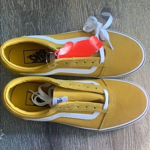 VANS BRAND NEW NO TAGS